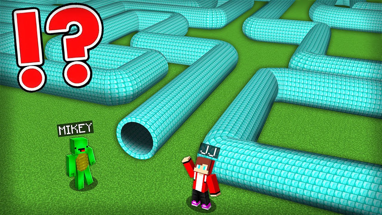 JJ and Mikey Found a DIAMOND TUNNEL MAZE in Minecraft Challenge - Maizen
