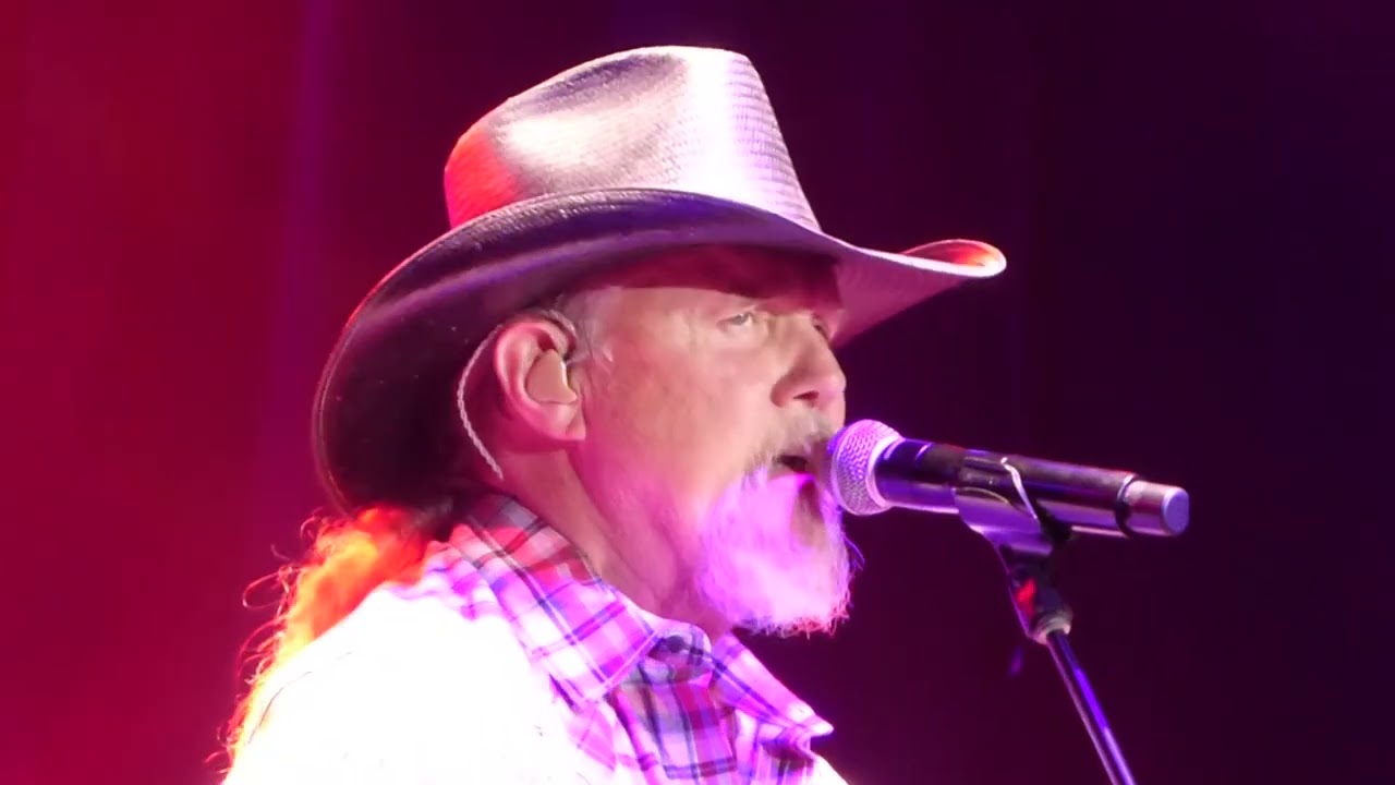 TRACE ADKINS...Girl In Texas...Hiawasee, GA...10/14/23