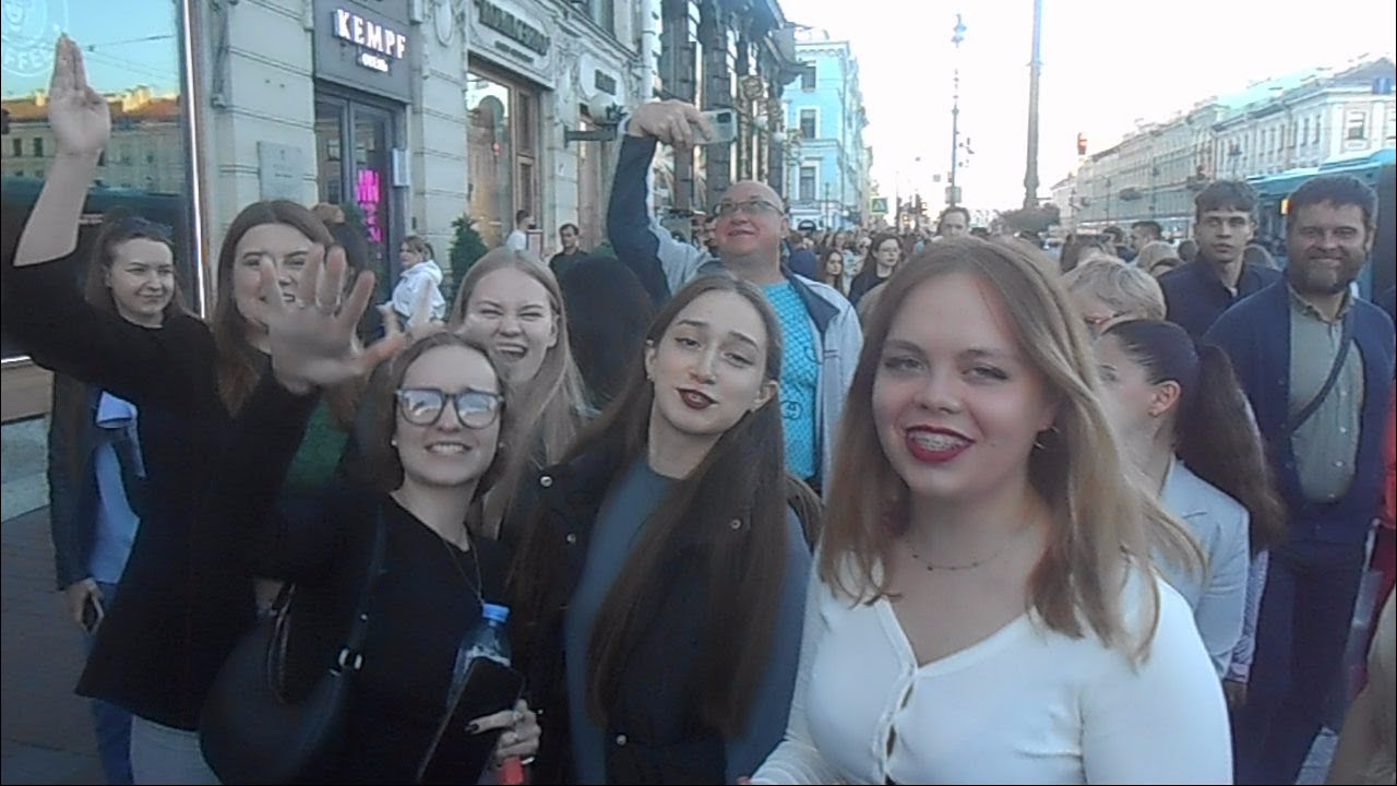 Уличные музыканты Питер гр. Cover Band ID AHO на Невском 21 июня часть 2 - Угонщица #id_aho