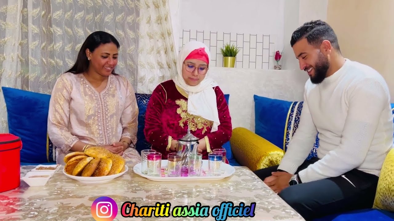 فيلم قصير:الإبنة العاقة 😡تضرب أمها فطردتها إلى الشارع فكان رد الله سريع (شاهد الصدمة 😱)