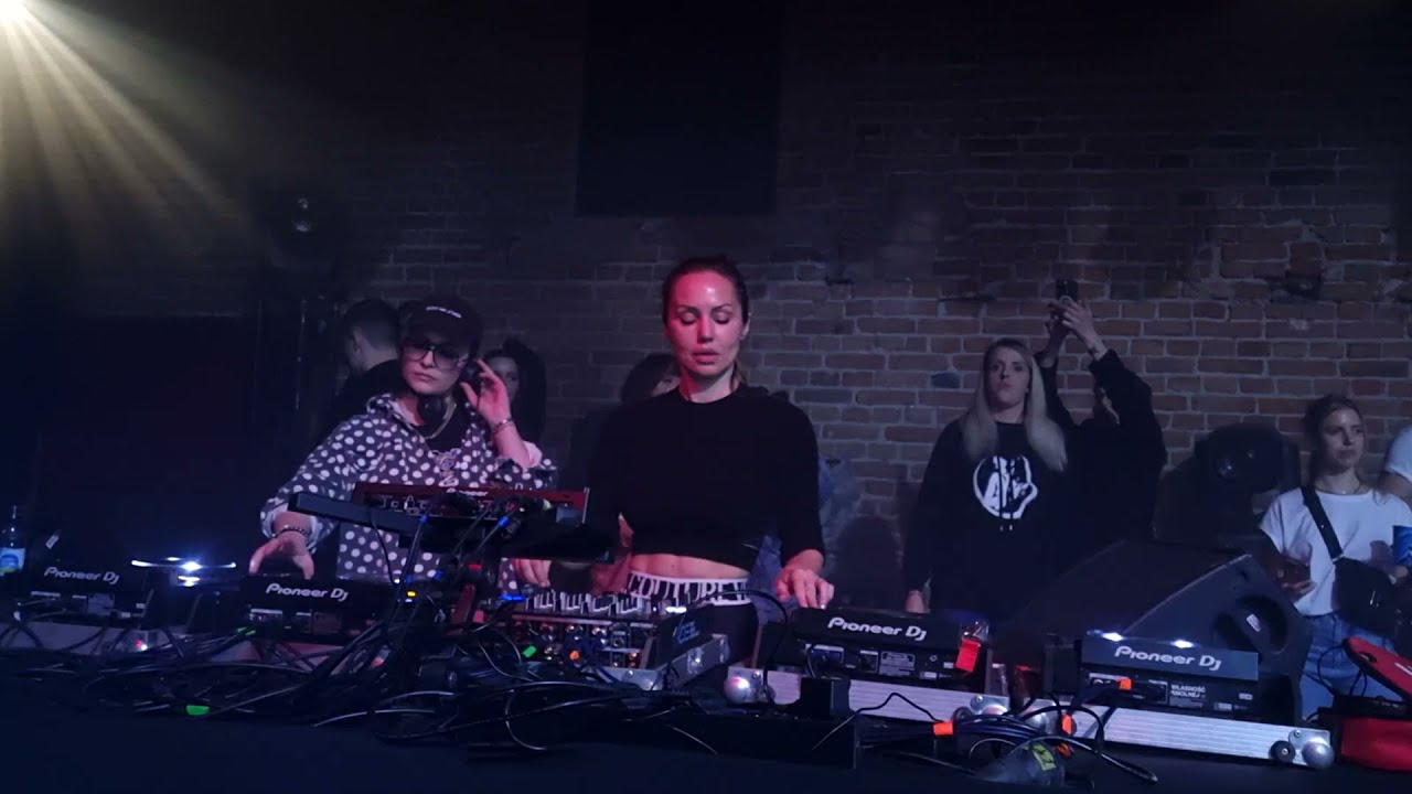 Deborah De Luca- Treno Praga Centrum