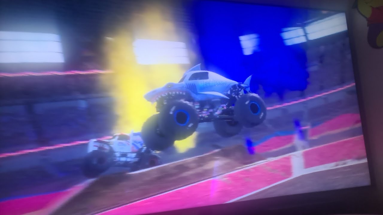 Monster jam showdown Megalodon 