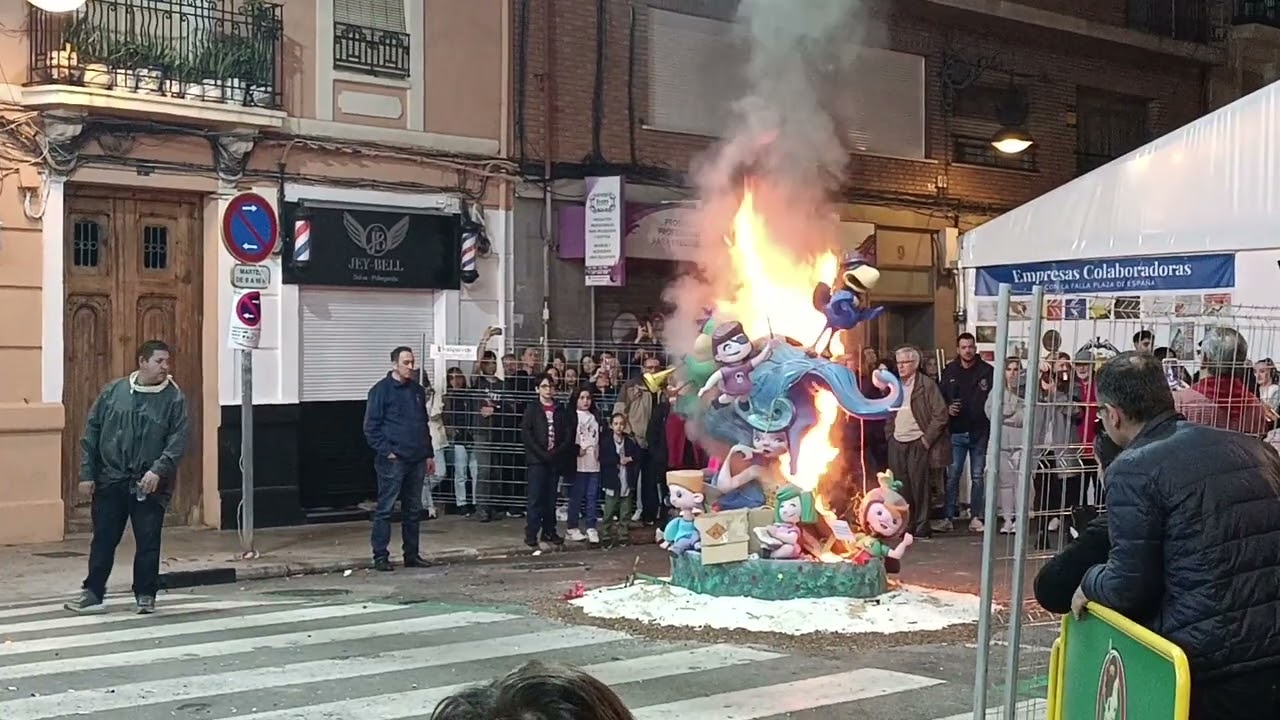Crema de la Falla Infantil Plaza España Día 19 de Marzo de 2023, Fallas de Valencia