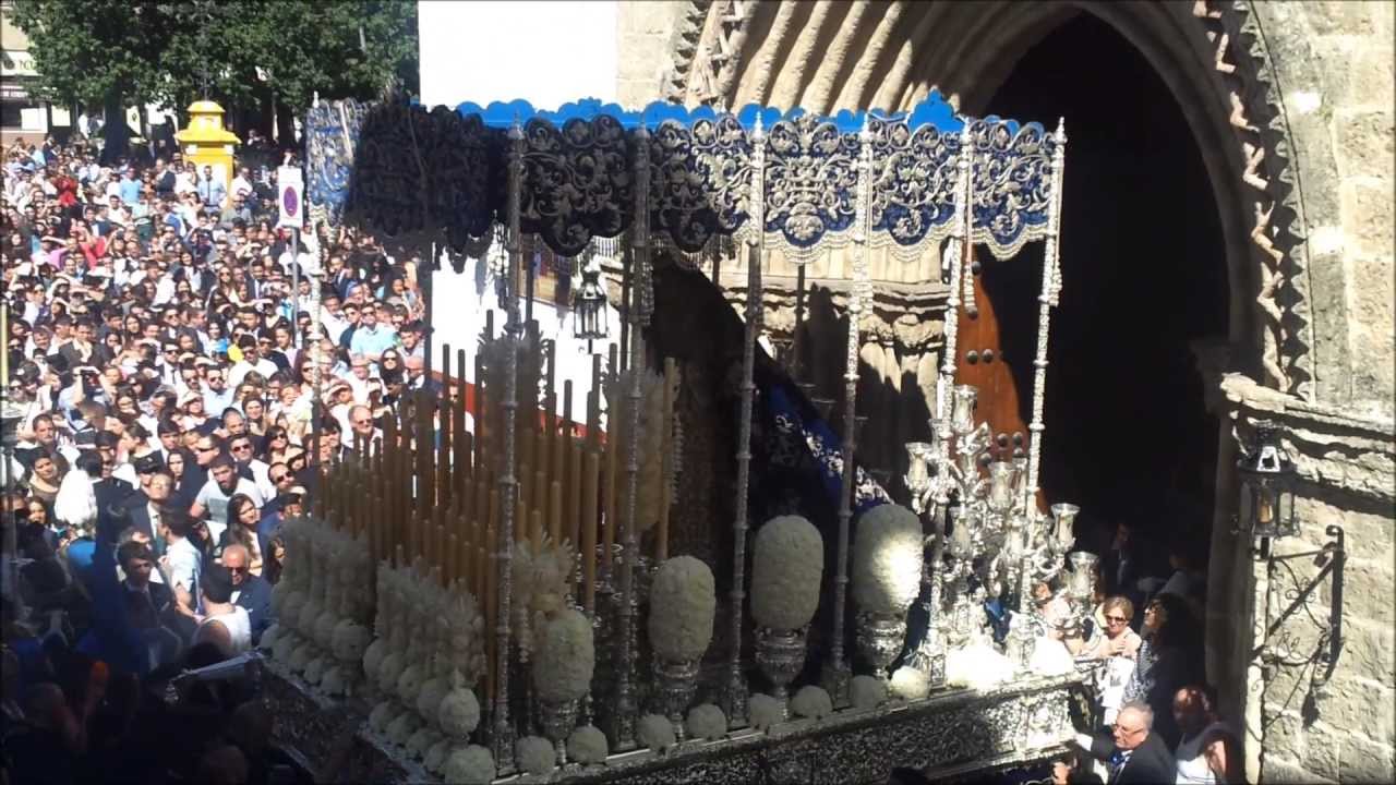 Salida Virgen de la Hiniesta 2015 Semana Santa Sevilla [HD]