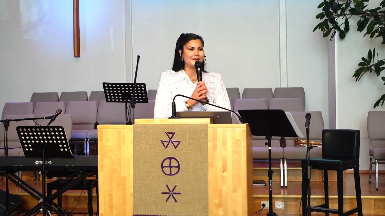 Jemina Nyman - Saarna nöyryydestä