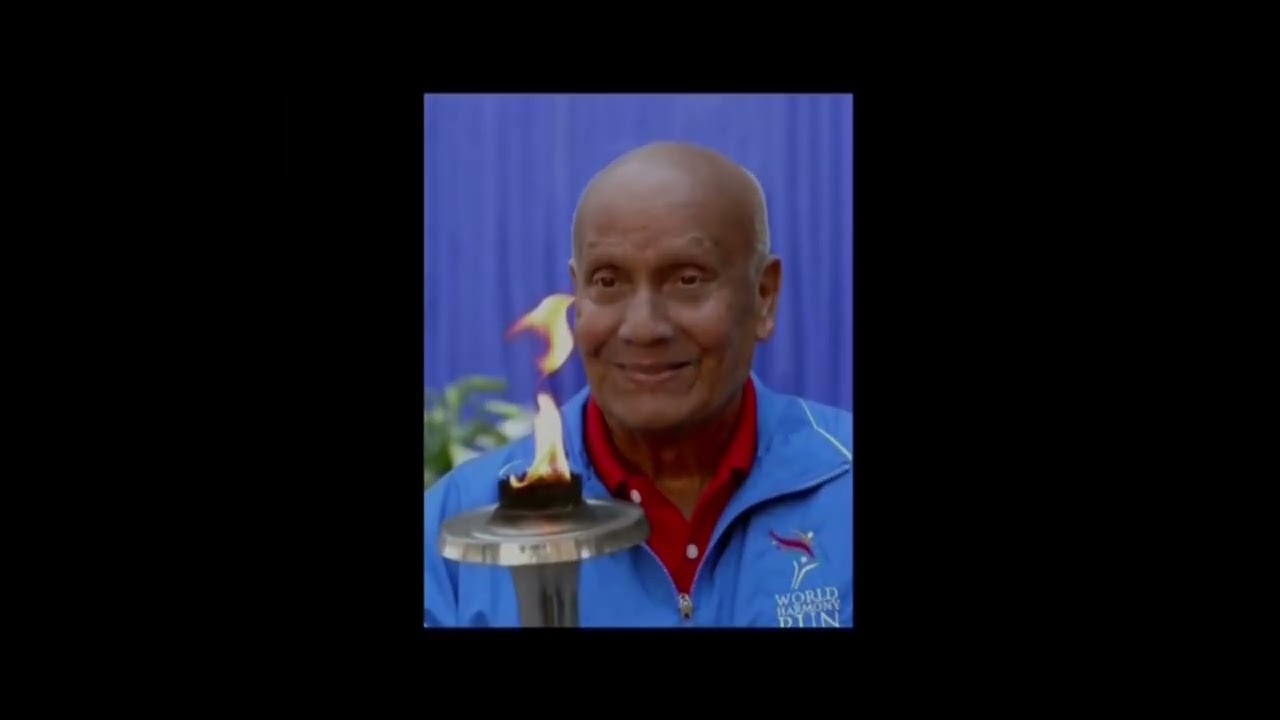 Sri Chinmoy &eacute;lete &eacute;s tev&eacute;kenys&eacute;gei - R&ouml;vid k&eacute;pes &ouml;sszefoglal&oacute;