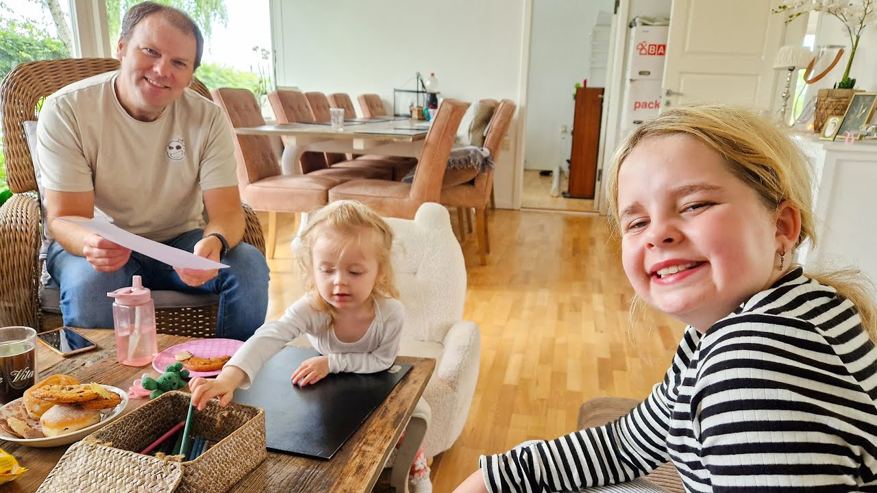 ELLIE PJATTER VED FROKOSTEN🤣ELLIE TEGNER TIL OS😍