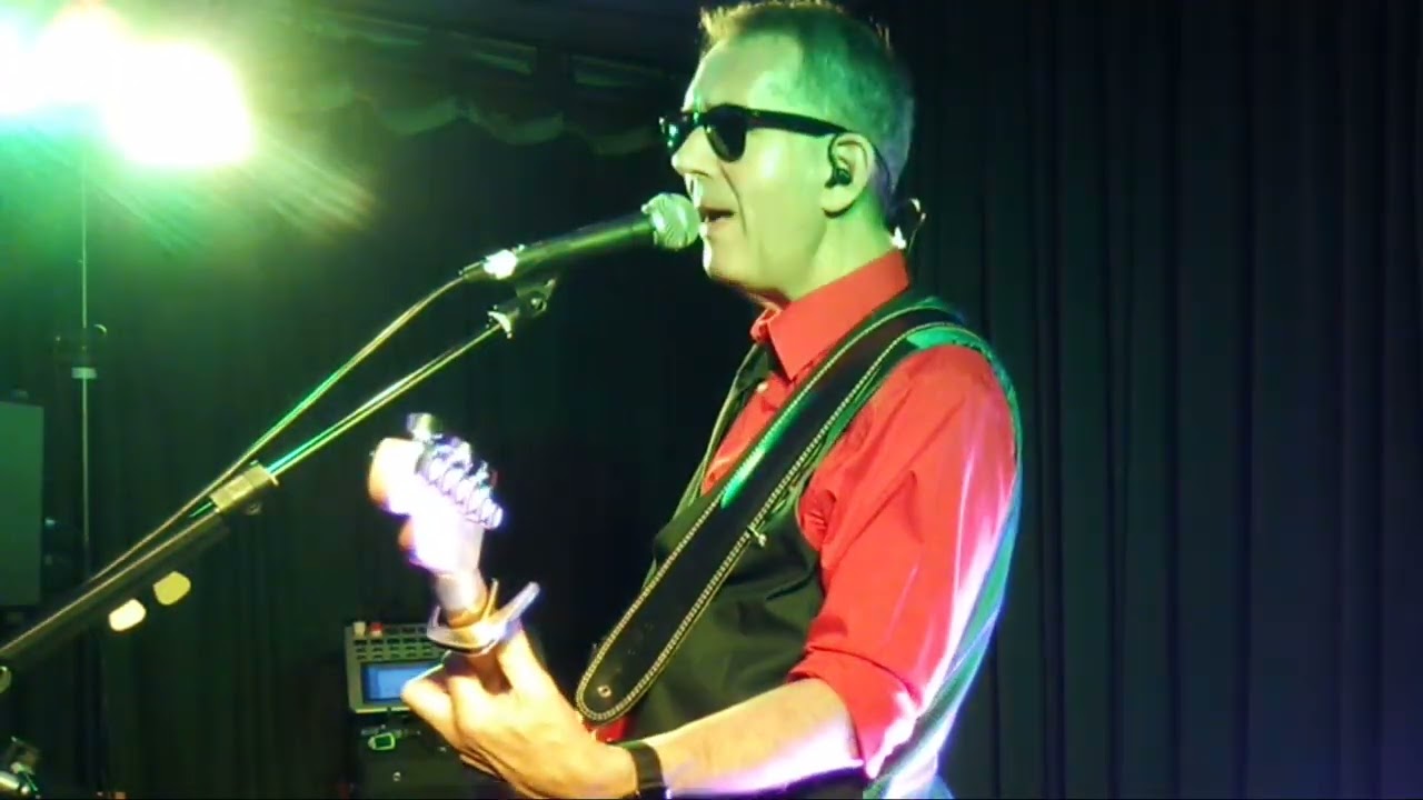 Be Young, Be Foolish, Be Happy - The Tams cover by Martin John Burton Live in Doncaster