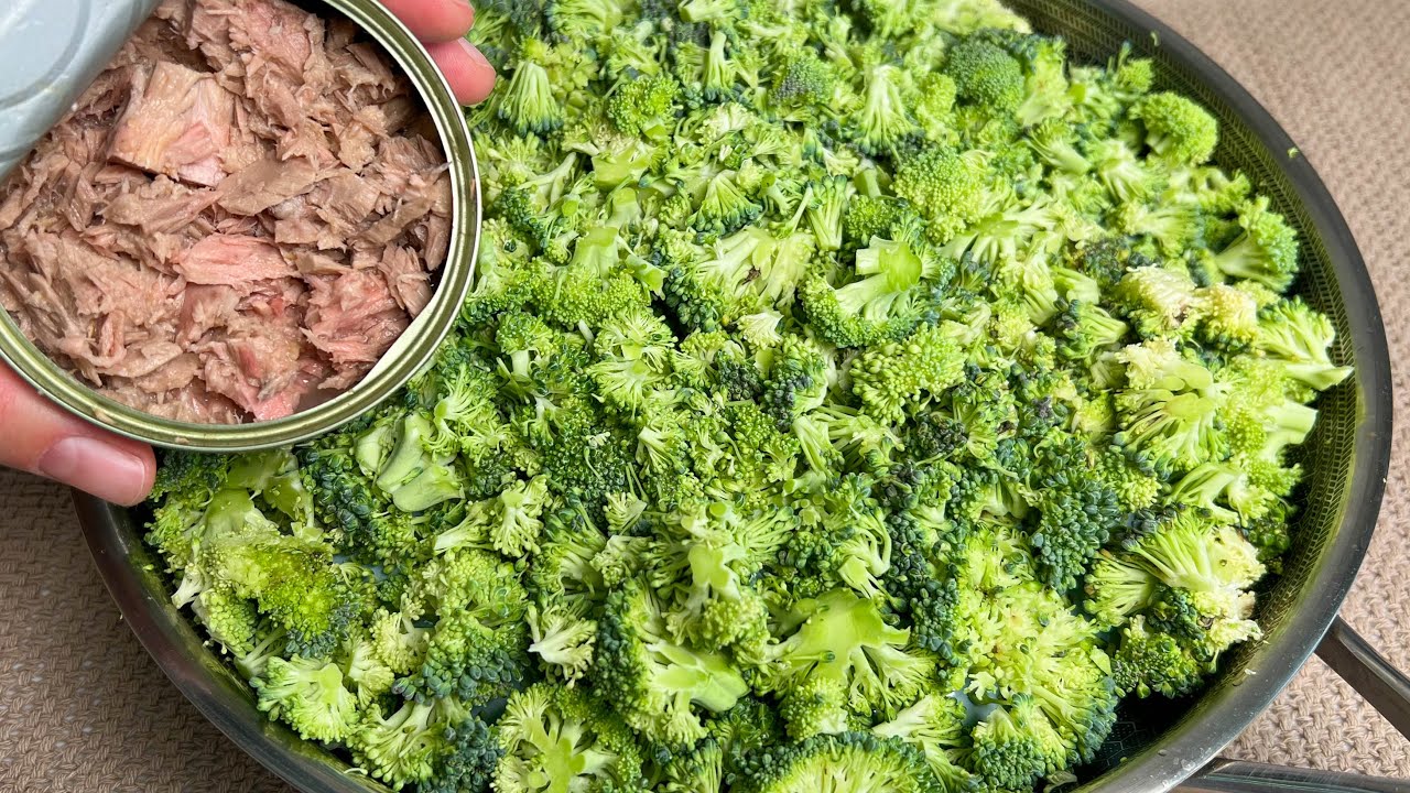 Если у вас дома есть брокколи и тунец. Это настолько вкусно, что готовлю почти каждый день!