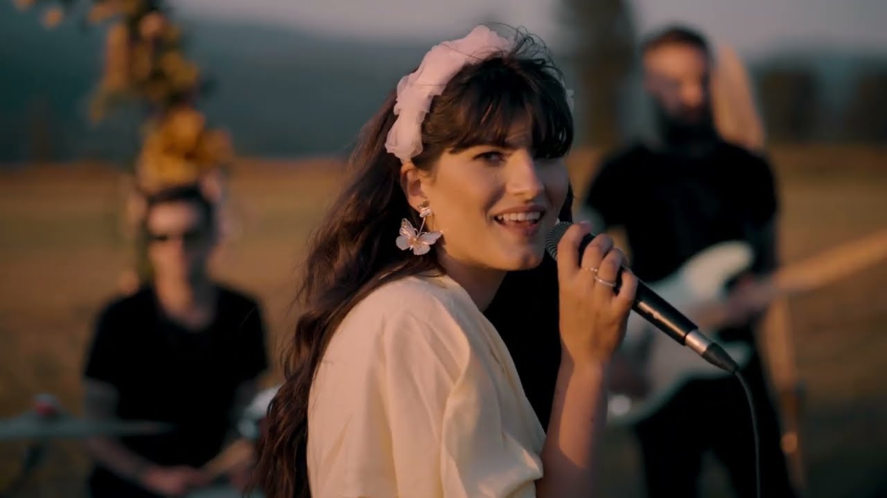 Danielle Ryan - Here You Come Again (Dolly Parton Cover)