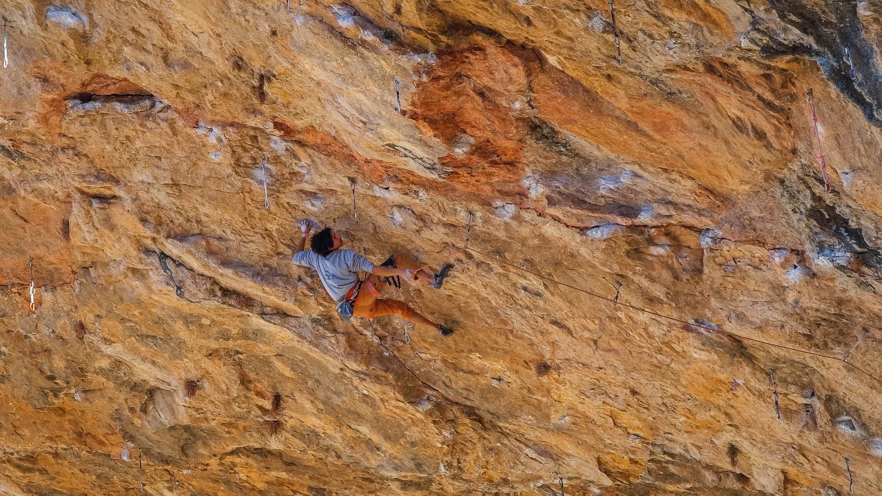 LA FABELITA 8C (5.14b) Santa Linya.