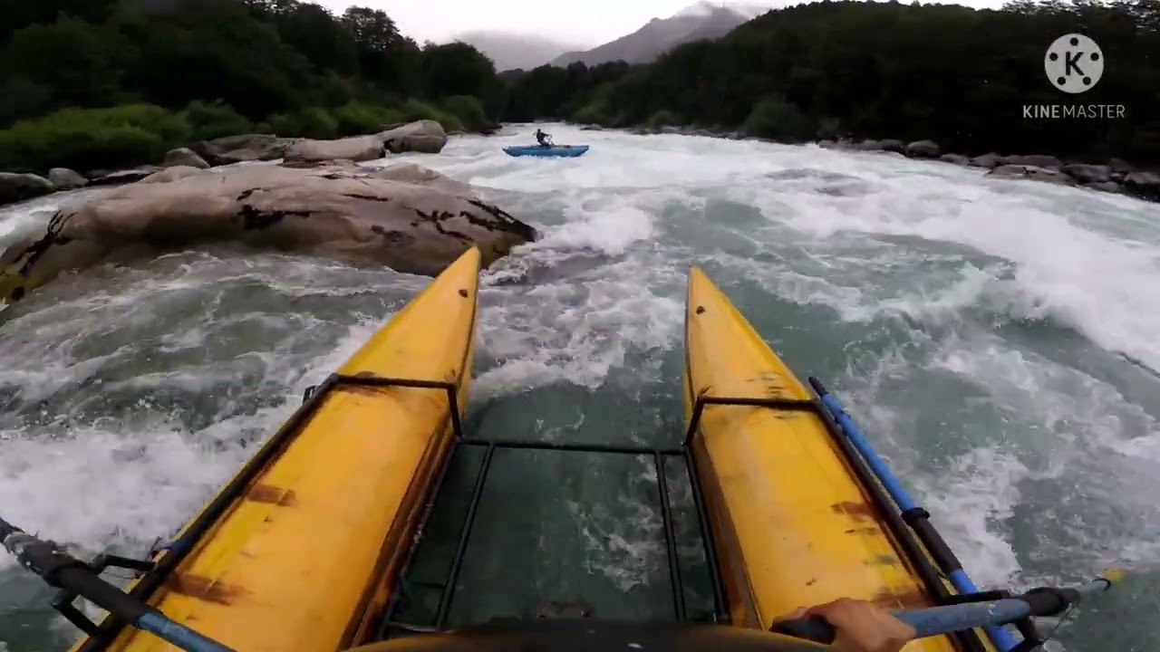 Rowing a cataraft down the Terminator rapid | Futaleufu river