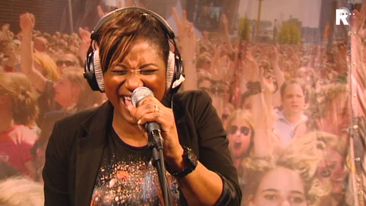 Edsilia Rombley - Live uit Lloyd - Baby Don't Change Your Mind