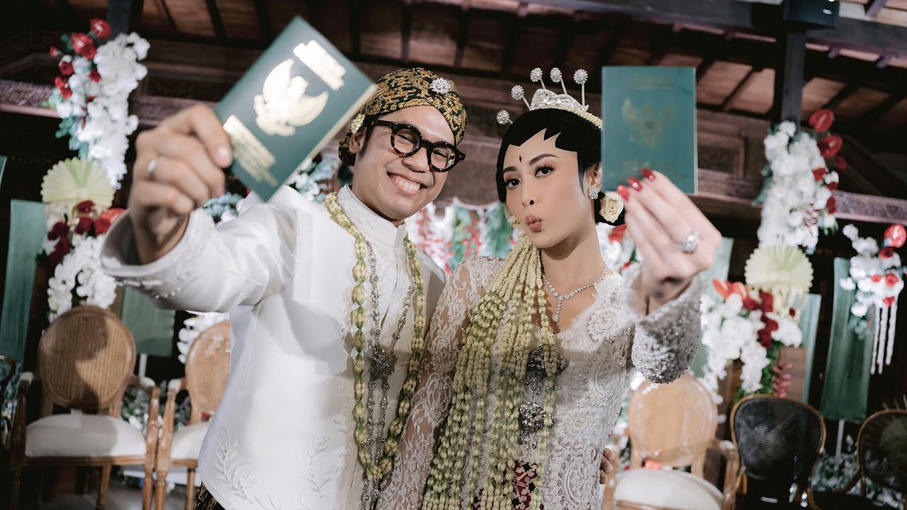 Most Fun Javanese Traditional Wedding at Plataran Dharmawangsa, Jakarta | Redzki & Thania #VNMEDO