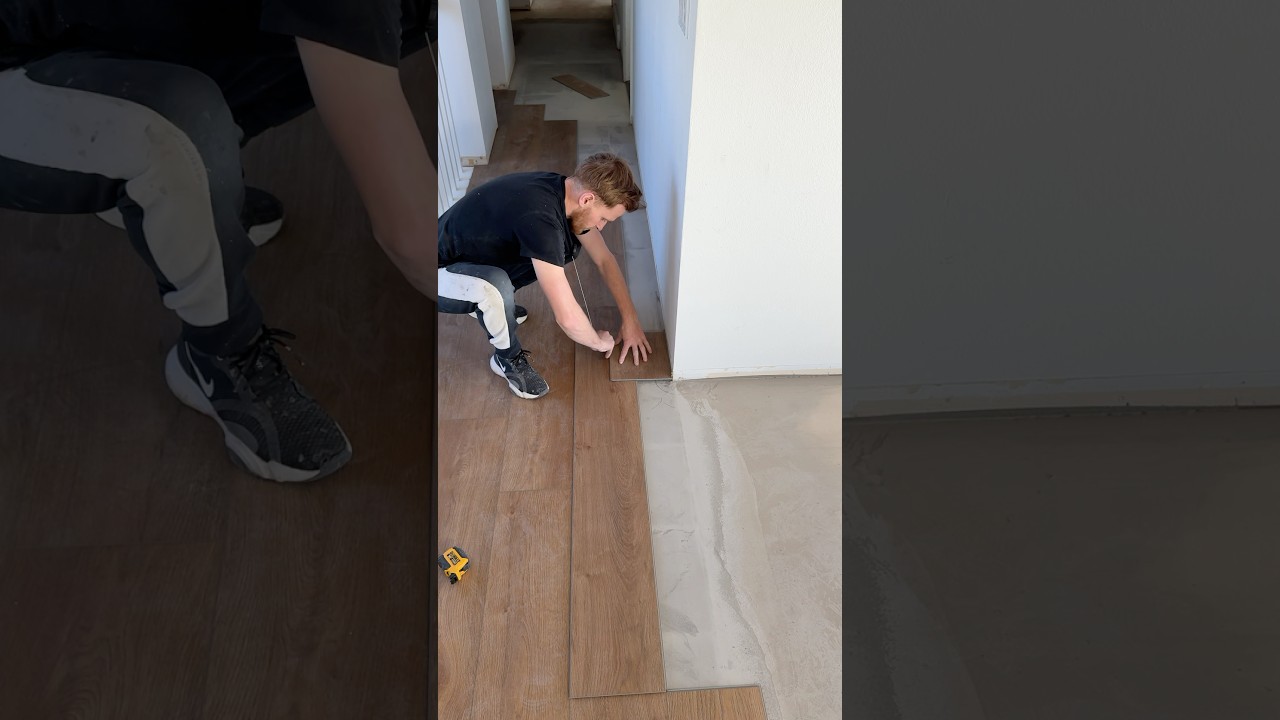 Installation LVP flooring #diy #laminate #woodworking #laminat #home #flooring #fypシ゚ #foryoupage ￼