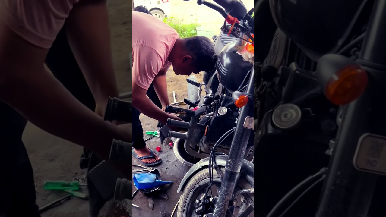 jawa 42 engine oil noise problem bike🏍️jawa42 Bike 🏍️ Mechanic 🧑🏻‍🔧LIVE Engine oil motul 10w50￼