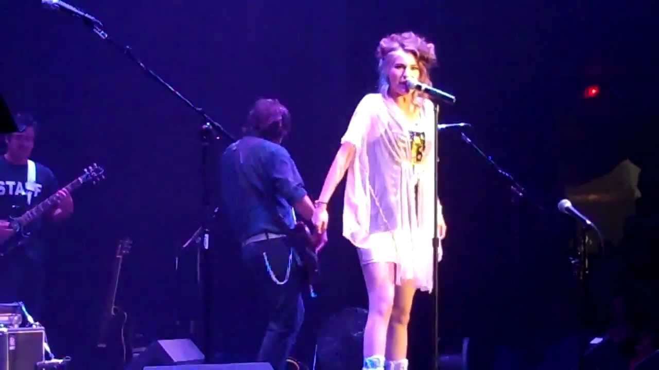 Siobhan Magnus performs Love Gun by KISS @ Cape Cod Melody Tent 8/16/12