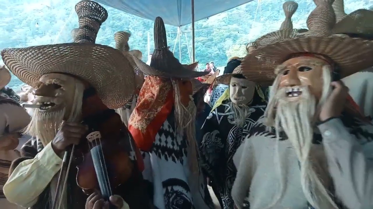 |•Chajma Yakoan•| en Agua de Tinta huautla de Jiménez Oaxaca.....