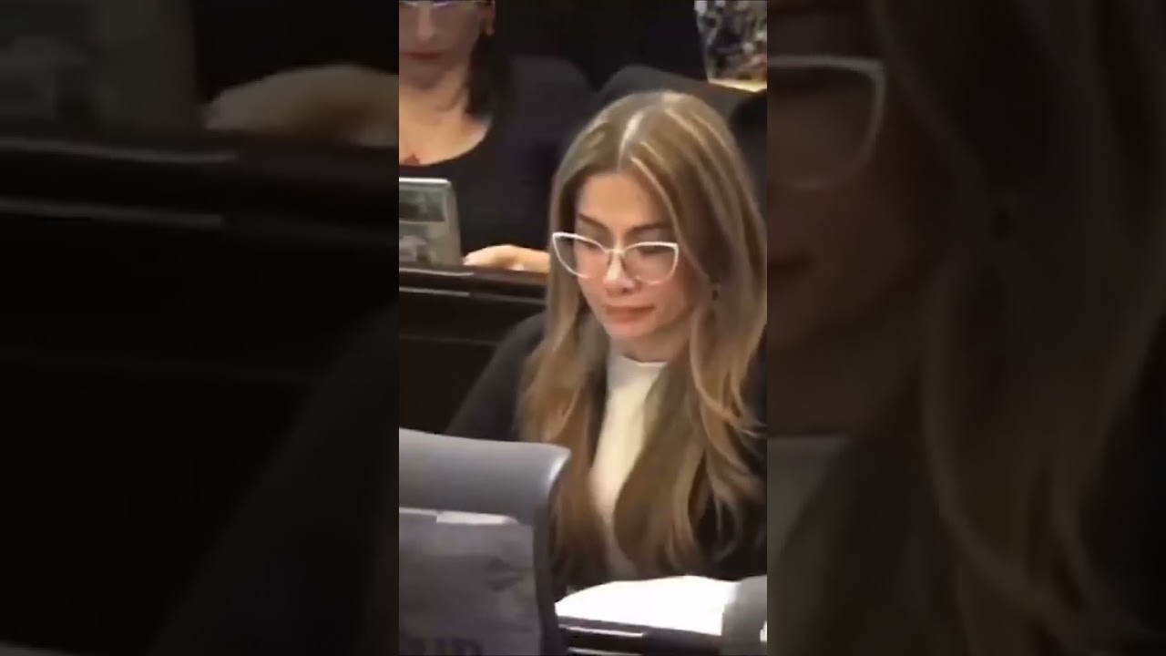 Colombian Lawmaker Caught Vaping Seconds Before Parliament Speech! 😱 #Viral #Politics