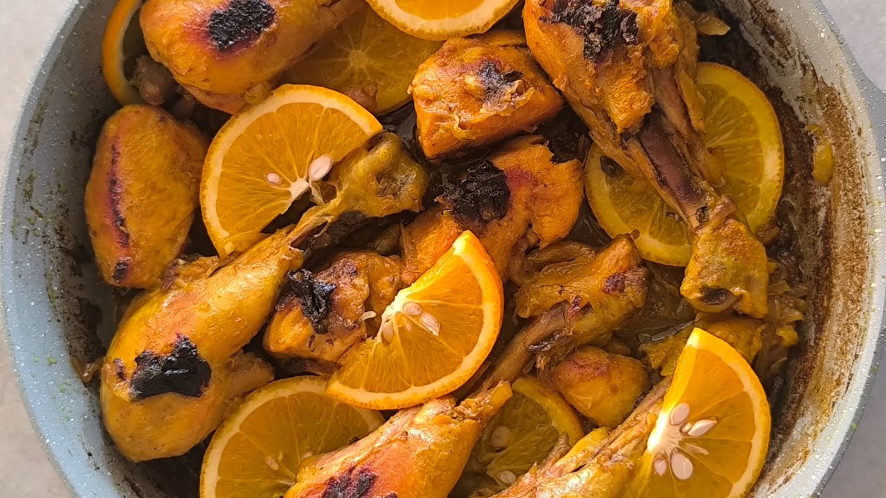 Tender chicken in sweet orange juice with caramelized onions and rice! 🍊🍹🍚🍗
