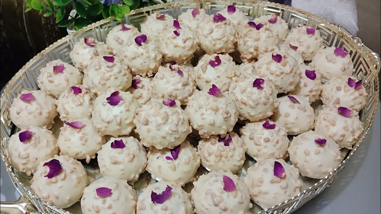 حلوة بالياغورت هشيشة كتذوب في الفم بمذاق رهيب و بمكونات على قد الجيب..بسيطة لكن راقية👍