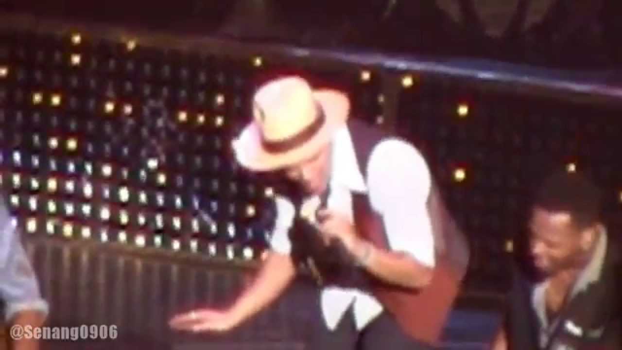 Bruno Mars - If I Knew ~ Runaway Baby @ Live in Jakarta 2014 [HD]