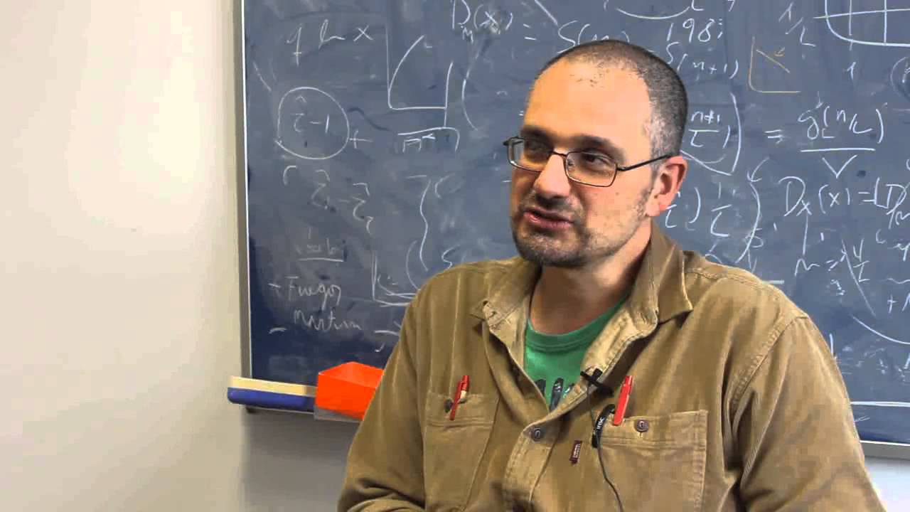 Matemàtiques en acció | Álvaro Corral : Huracans, terratrèmols i fitxes de dominó