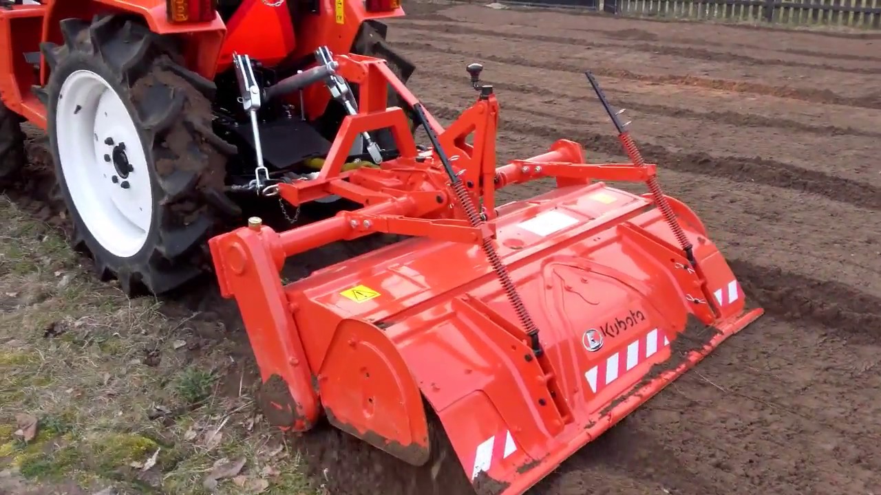 Wiosenna uprawa ogr&oacute;dka -  Kubota B1600 miniciągniczek z glebogryzarką