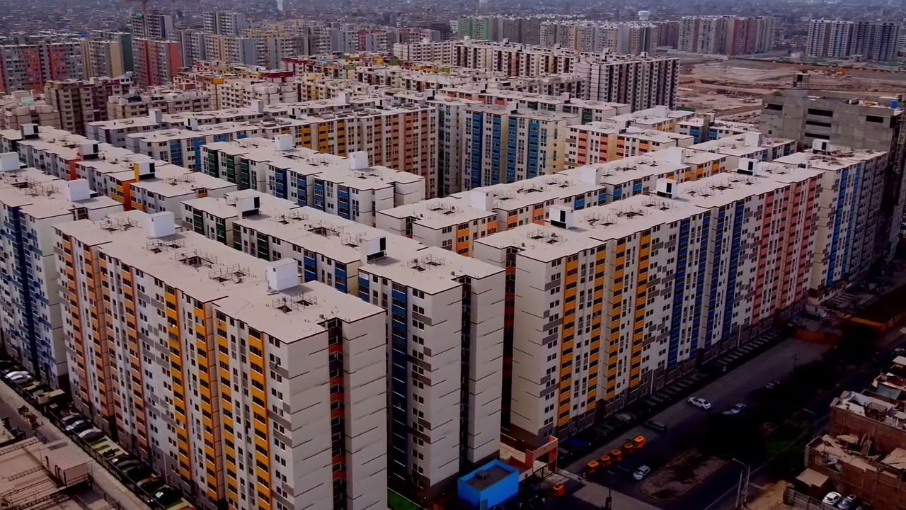 Sobrevolando los condominios de comas cono norte lima Perú. parte II