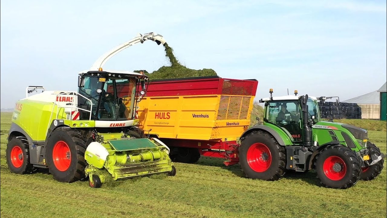 Eerste gras oogst 2023 loonbedrijf Huls uit Jipsingboertange voor Melkv. Poelman.