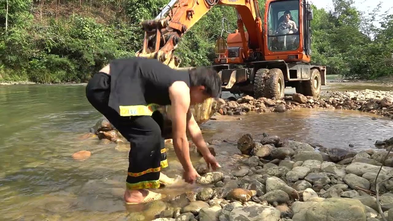 Wild Fishing Exciting - Use Large Excavator Catch Many Fish At River - Amazing Fishing