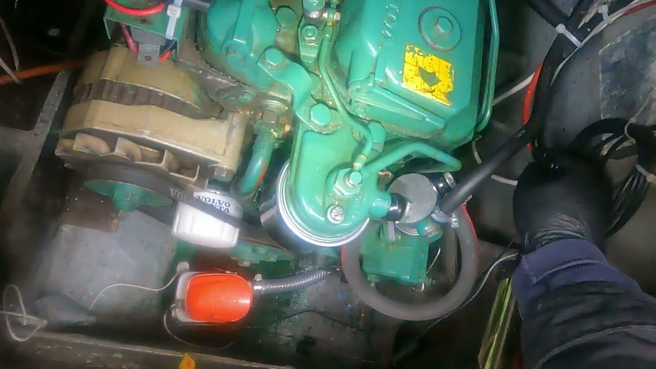 S37-Changing oil & Oil filter for Volvo Penta 2002