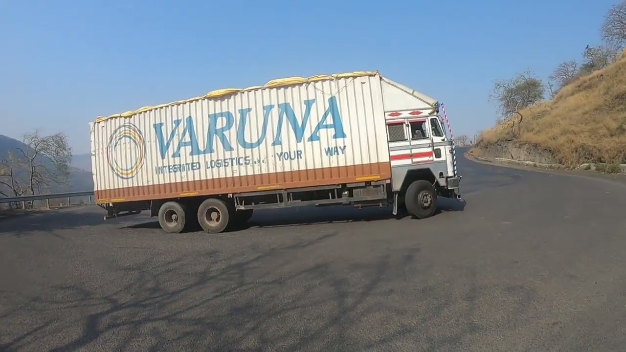 kannad Ghat HP Gas Truck in Bigest U turn
