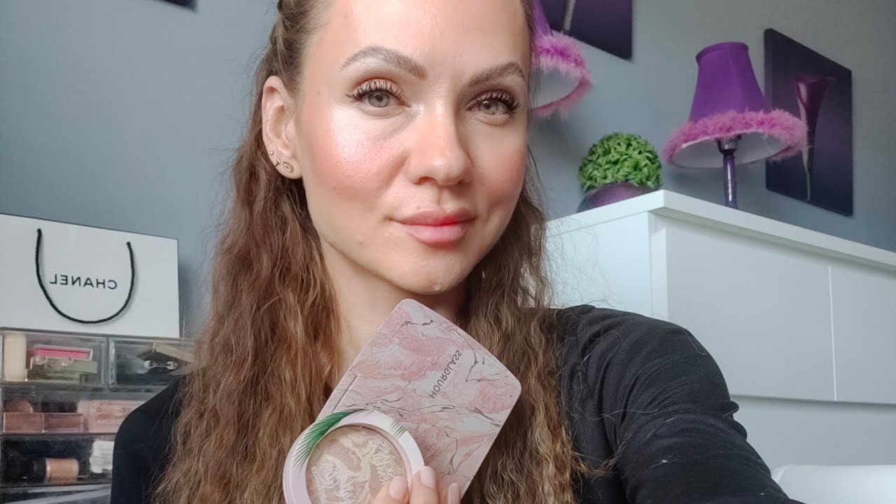 Review and similar product of Hourglass Infinity Powder