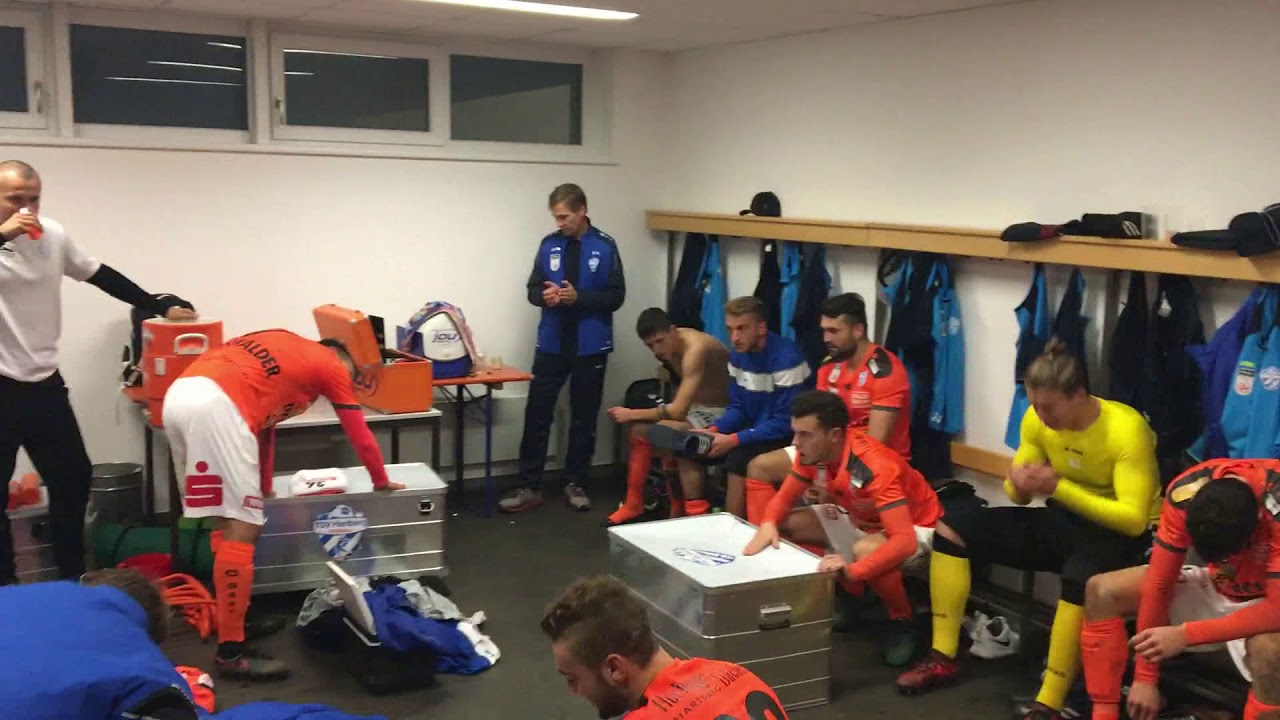 Kabinenparty nach dem 3:2 Auswärtserfolg in Ried