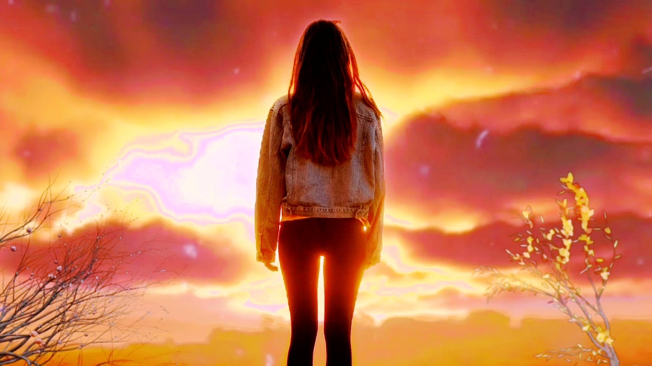 HD Gorgeous Woman Standing Alone Video/Background | No Text | No Sound @OneMinuteVideo