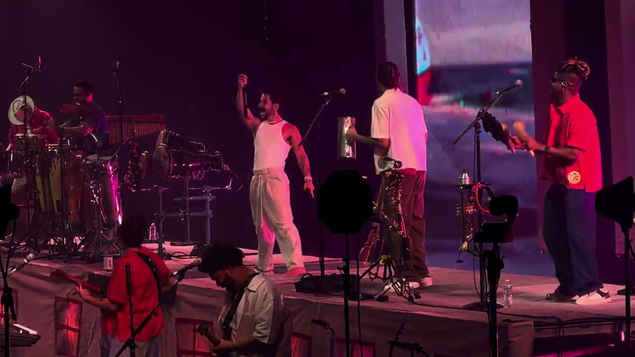 Camilo - BEBÉ (Live in Chicago 2024)