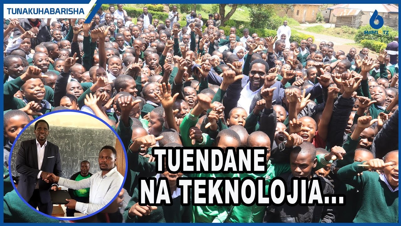 Busokelo:Mbunge Akabidhi Kompyuta Mpakato kwa Waalimu Isange Sekondari