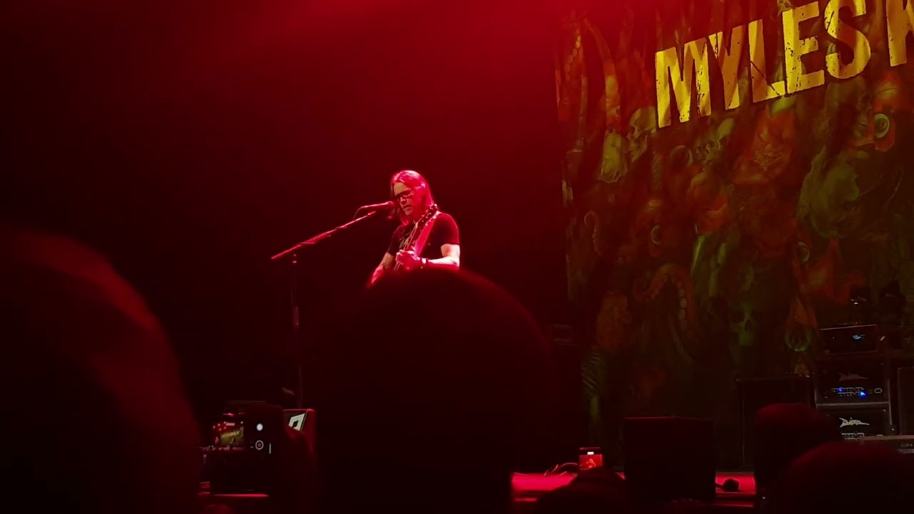 Myles Kennedy - Love Can Only Heal (live @ Tilburg)