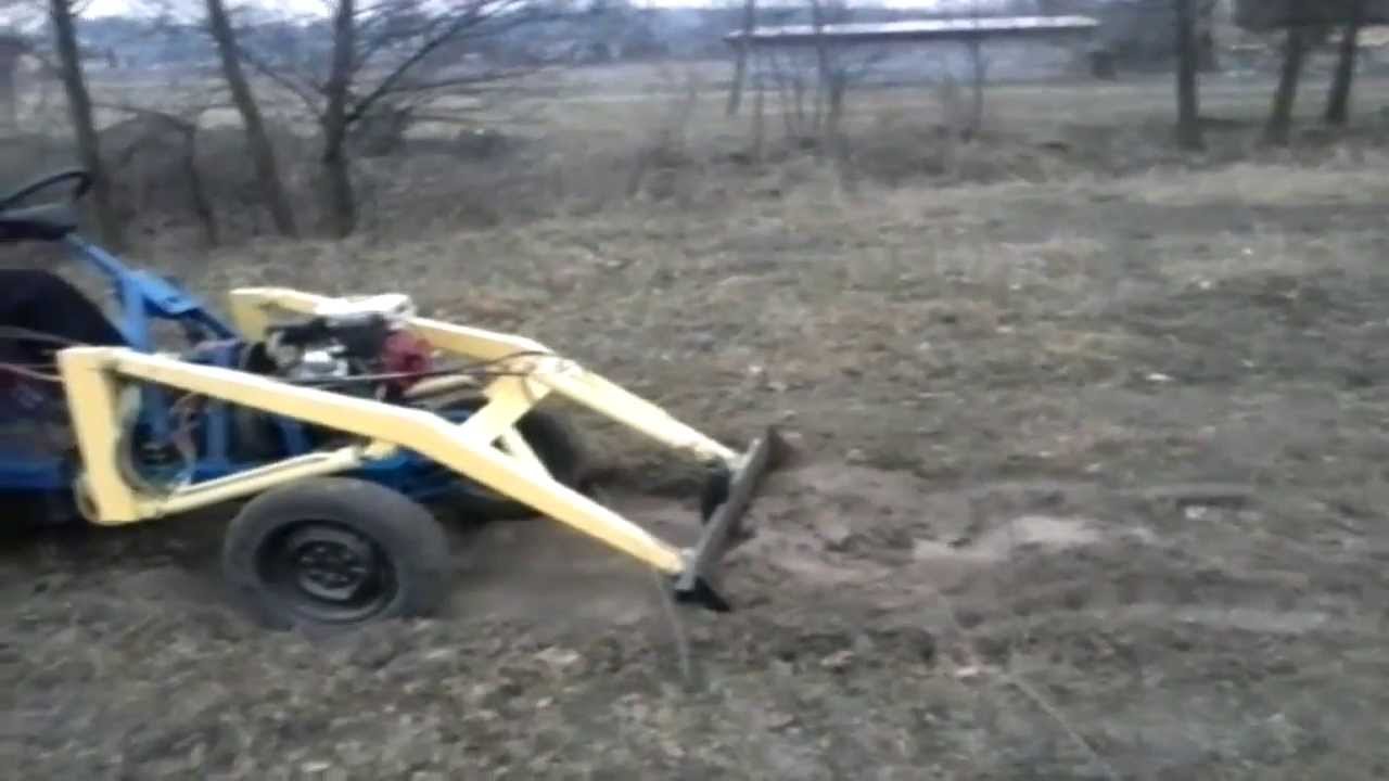 Mini koparko-ładowarka SAM praca turem.