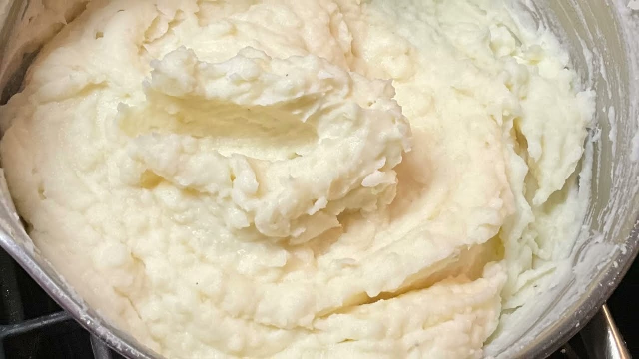 Discover the Secret Behind Mashed Potatoes' Irresistible Comfort