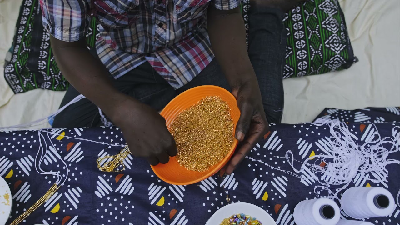 Making authentic African waist beads in Ghana 🇬🇭