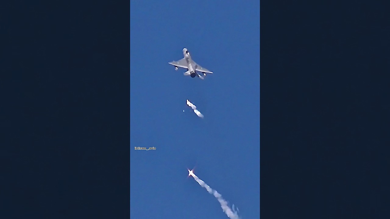 F-7PG climbing 🔥 #pakistanairforcepaf #paf #airshow #aviation #f7