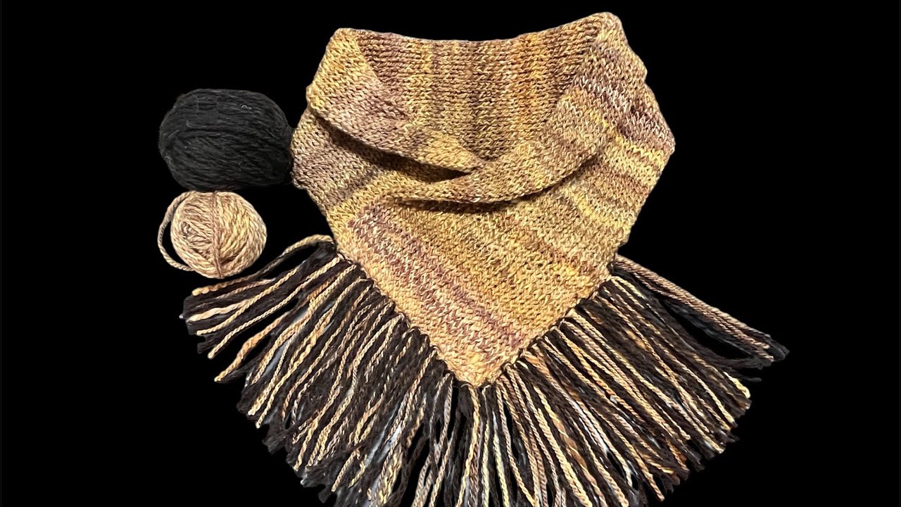 Addi // How to make a bandana cowl with twisted fringe