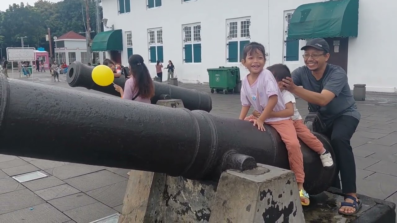 JALAN JALAN KOTA TUA JAKARTA