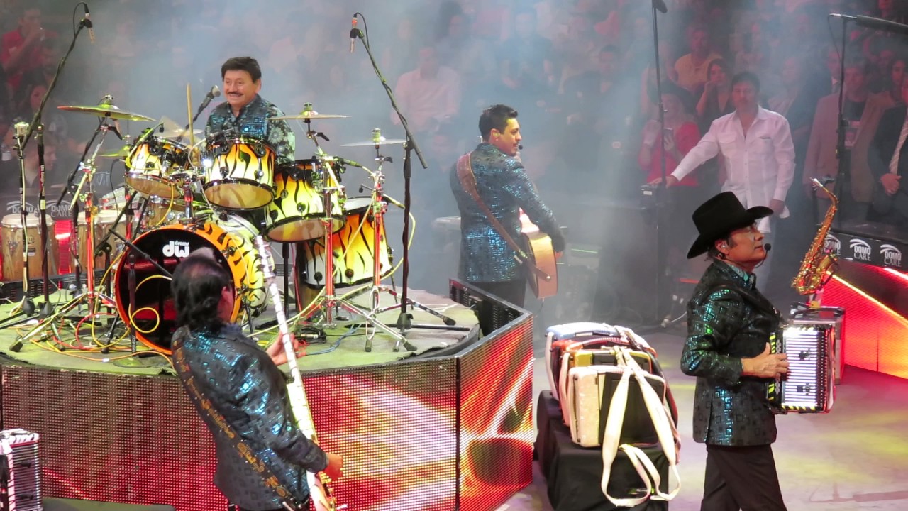 Presentacion Los Dos Plebes y El Avion de la Muerte Los Tigres del Norte Domo Care 02Junio'17