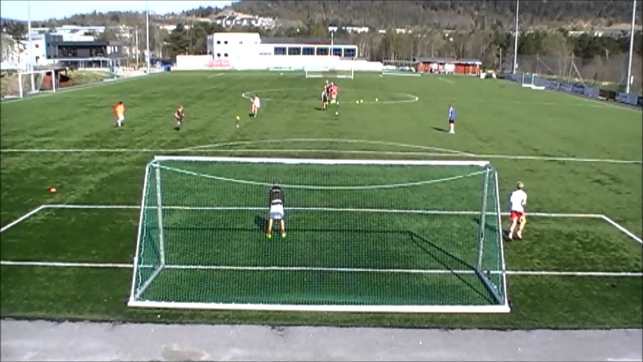 Soccer drills.  Y øvelse