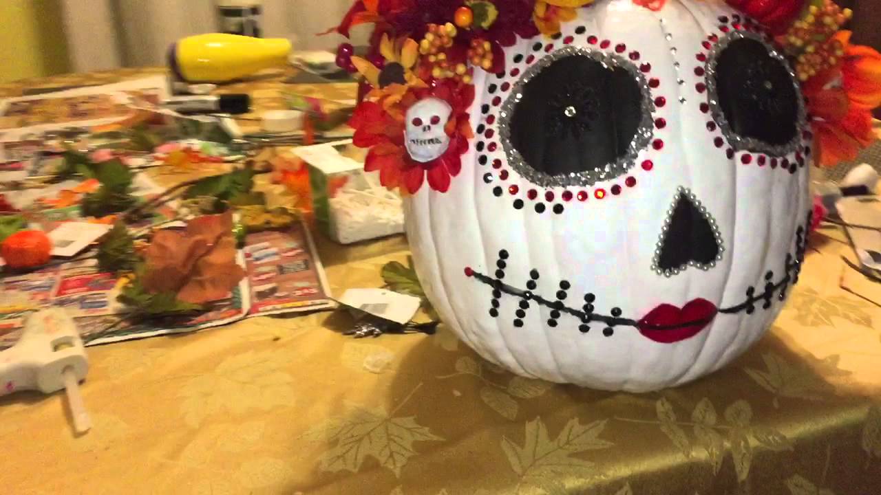 Making your own day of the dead pumpkin 💀🎃