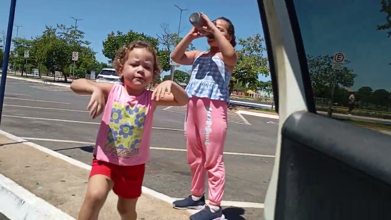 Part 2. Parque tia Nair um dia de sol no parque com as princesas Lívia e Maya 