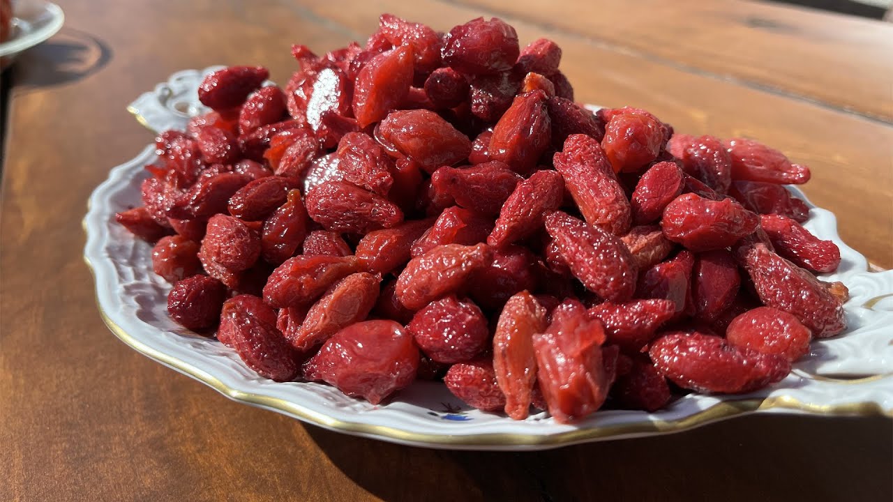 ՀՈՆԻ ՉԻՐ․ Դիտեք հոնի չրի պատրաստման եղանակը  Сушеный кизил   Dried dogwood  Xohanoc.am